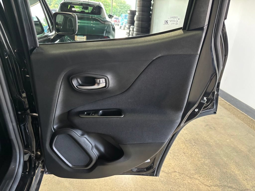 Used 2020 Jeep Renegade Latitude w/ Cold Weather Group AWD/4WD image 20