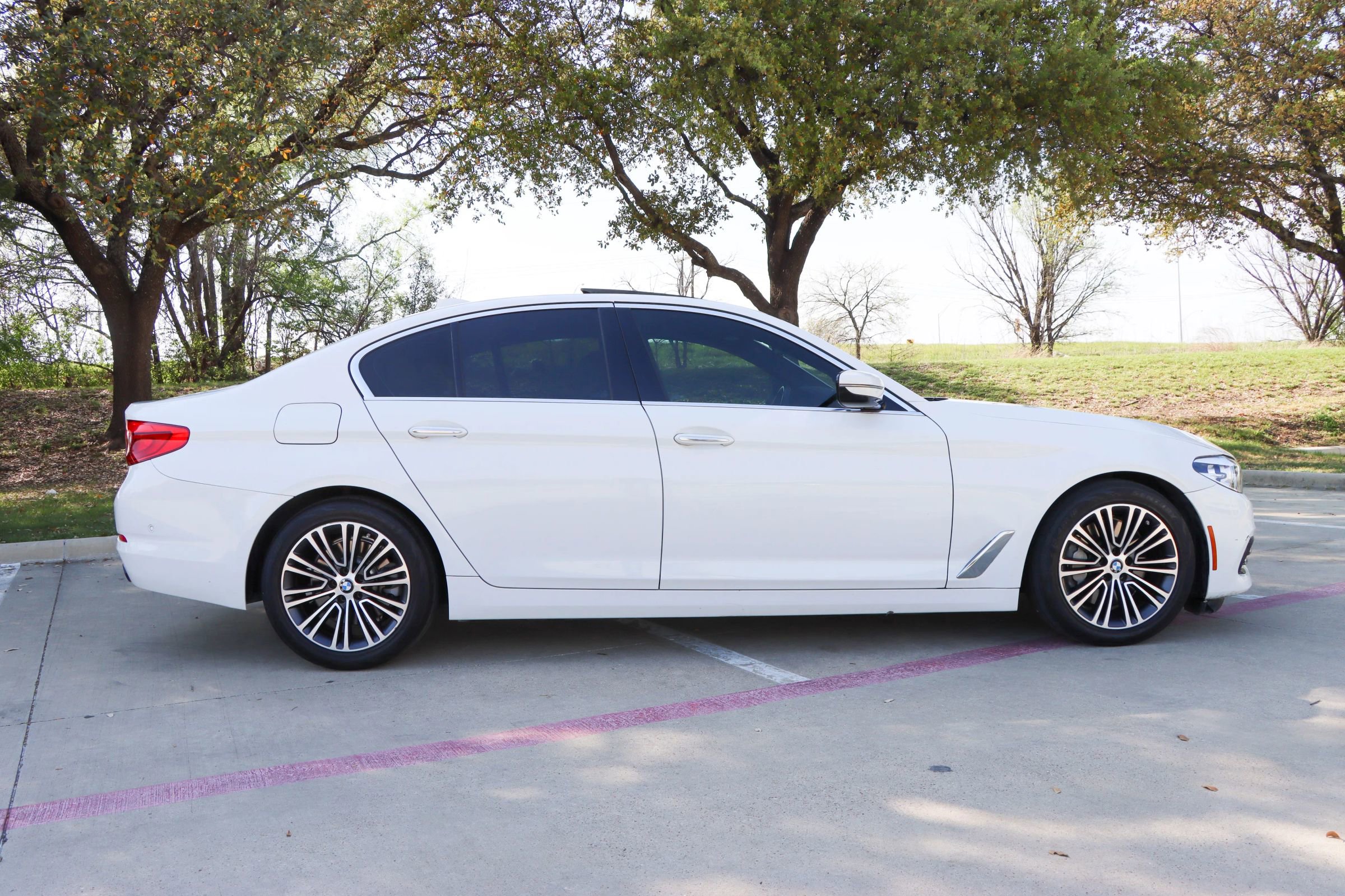 Used 2018 BMW 530i image 8