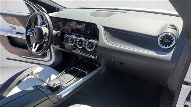 Used 2022 Mercedes-Benz GLA 250 4MATIC image 11