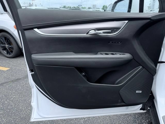Used 2024 Cadillac XT6 Luxury w/ LPO, Floor Liner Package AWD/4WD image 16
