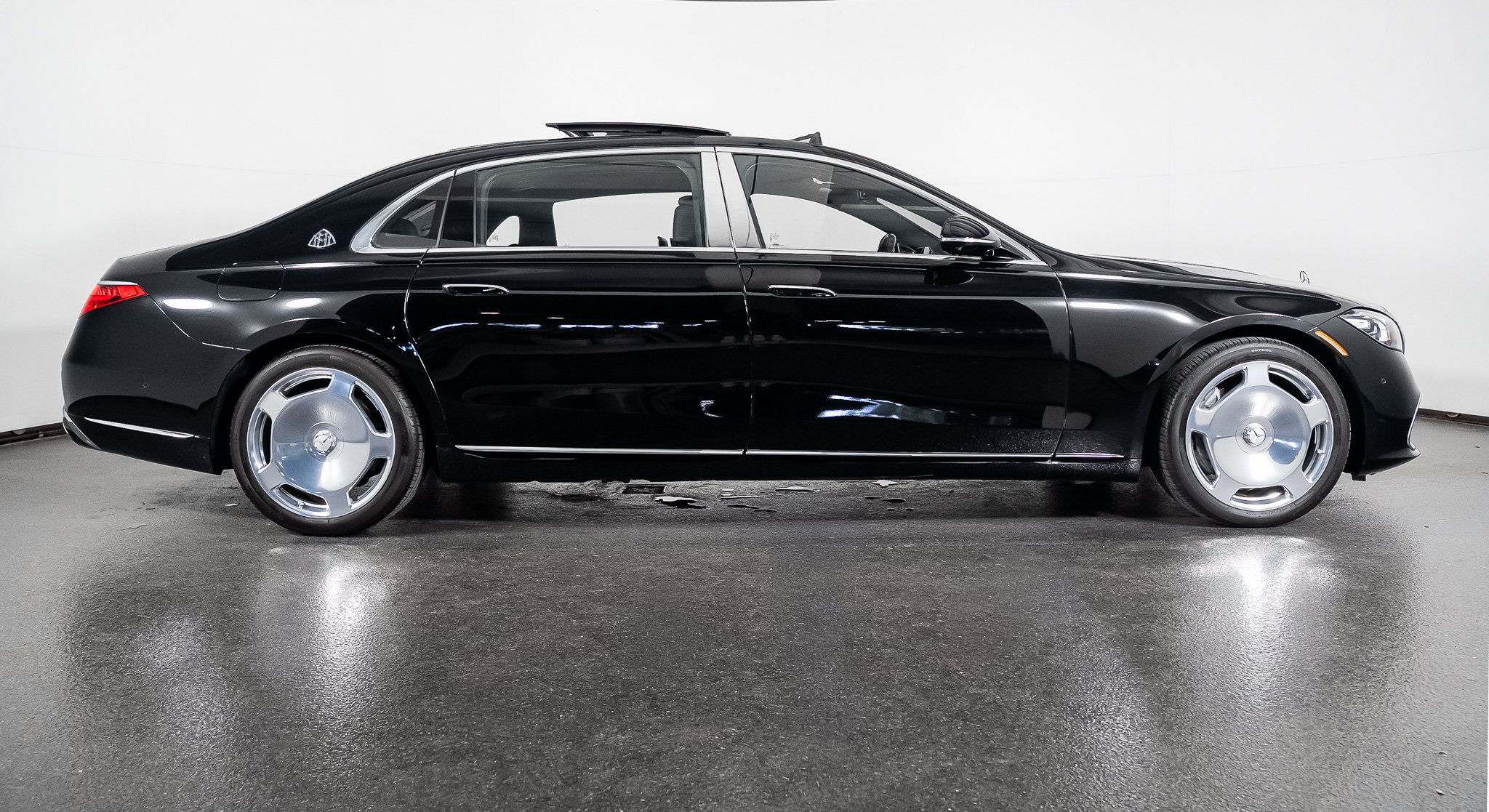 Used 2025 Mercedes-Benz Maybach S 580 4MATIC image 33