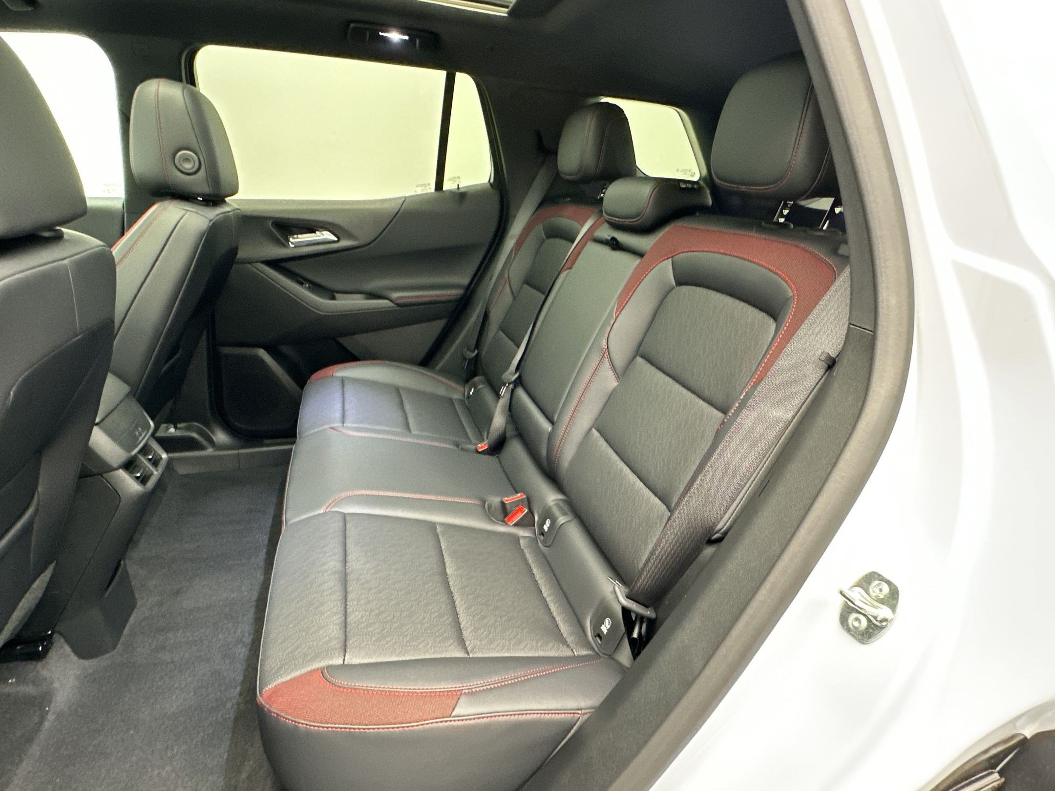 New 2027 Chevrolet Equinox RS w/ LPO, Floor Liner Package AWD/4WD image 23