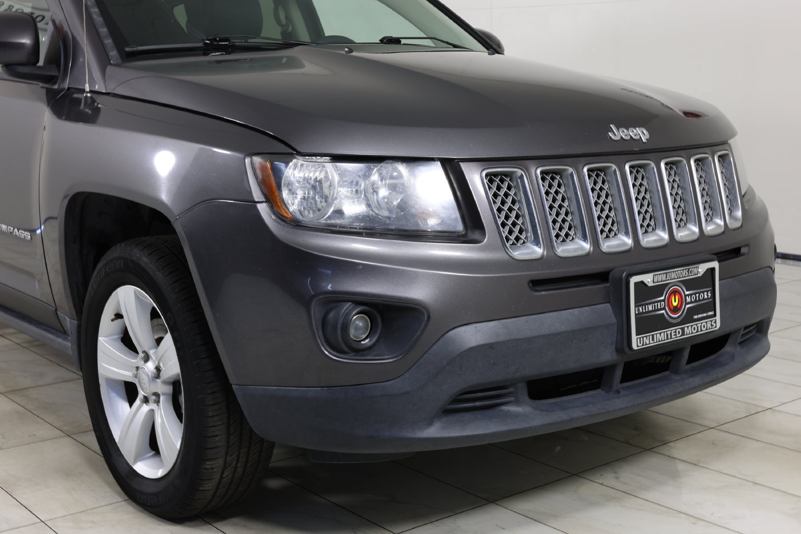 Used 2015 Jeep Compass Latitude w/ Sun/Sound Group FWD image 37