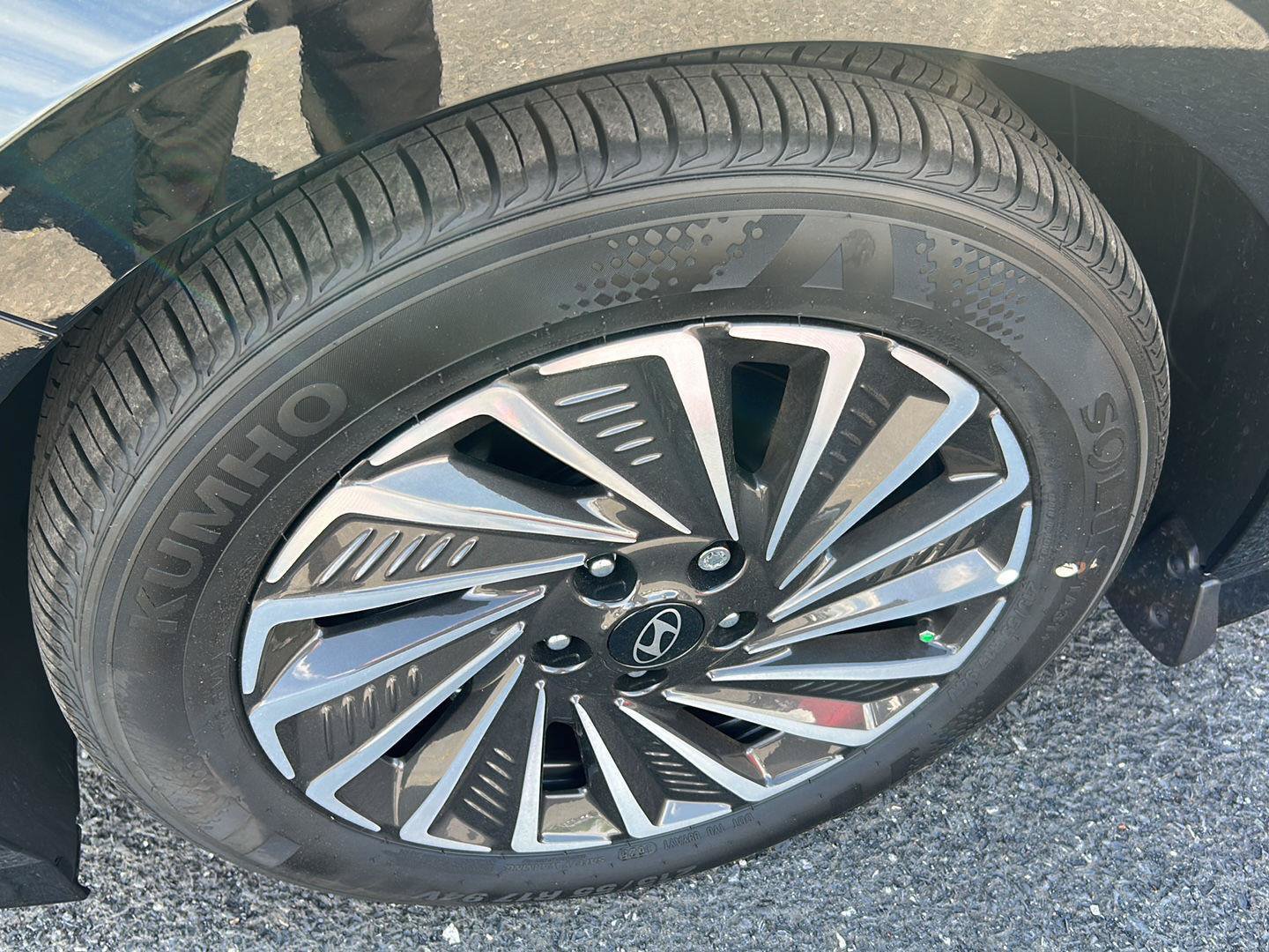 Certified 2025 Hyundai Sonata Limited FWD image 2