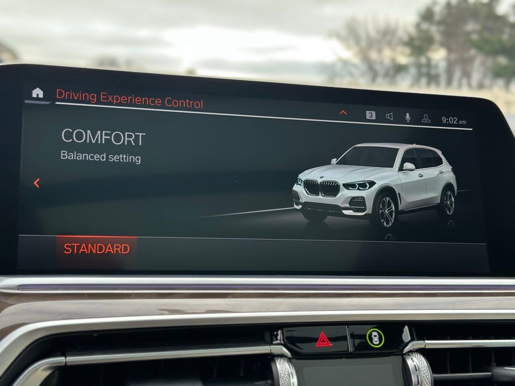 Used 2022 BMW X5 xDrive40i w/ Premium Package AWD/4WD image 39