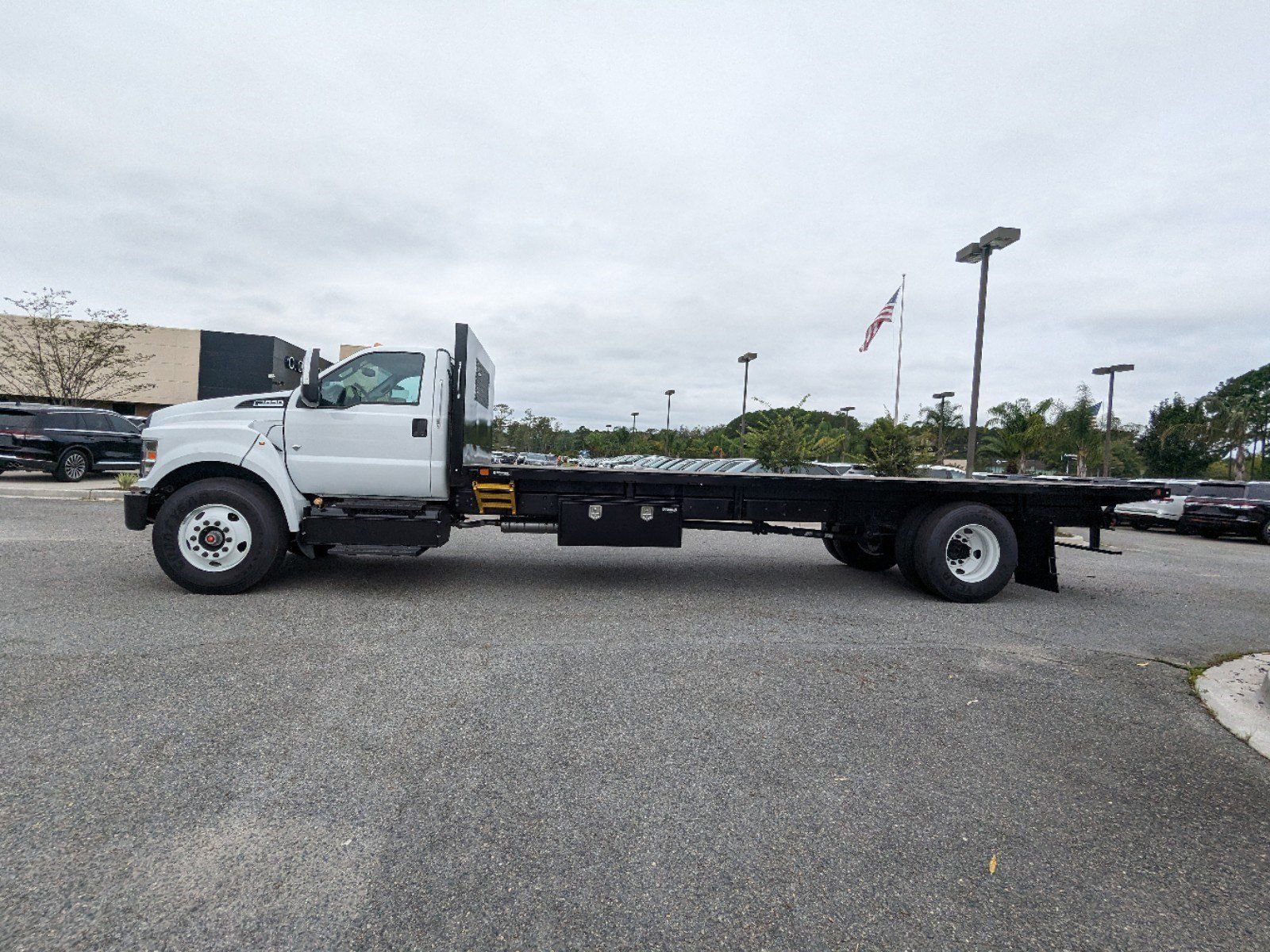 New 2025 Ford F650 2WD Regular Cab Super Duty image 7