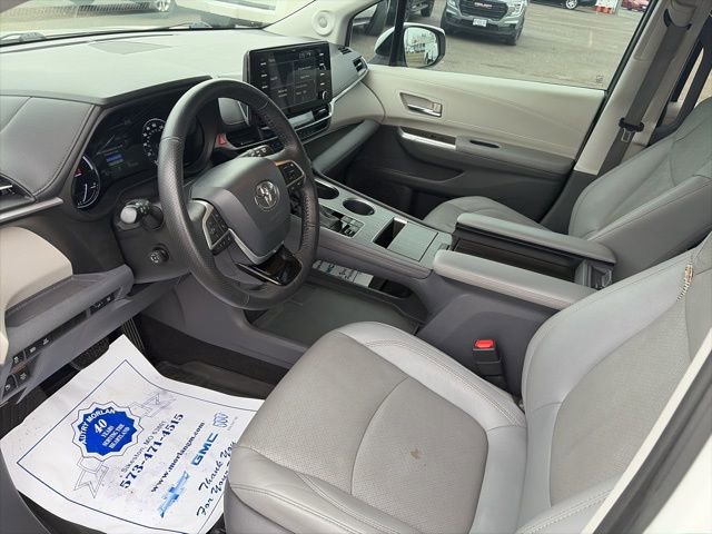 Used 2021 Toyota Sienna Limited w/ Outdoor Package (TMS) image 15