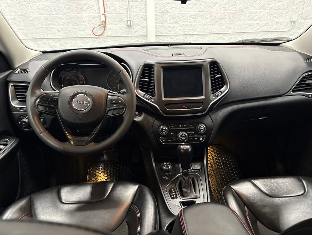 Used 2022 Jeep Cherokee Trailhawk AWD/4WD image 11