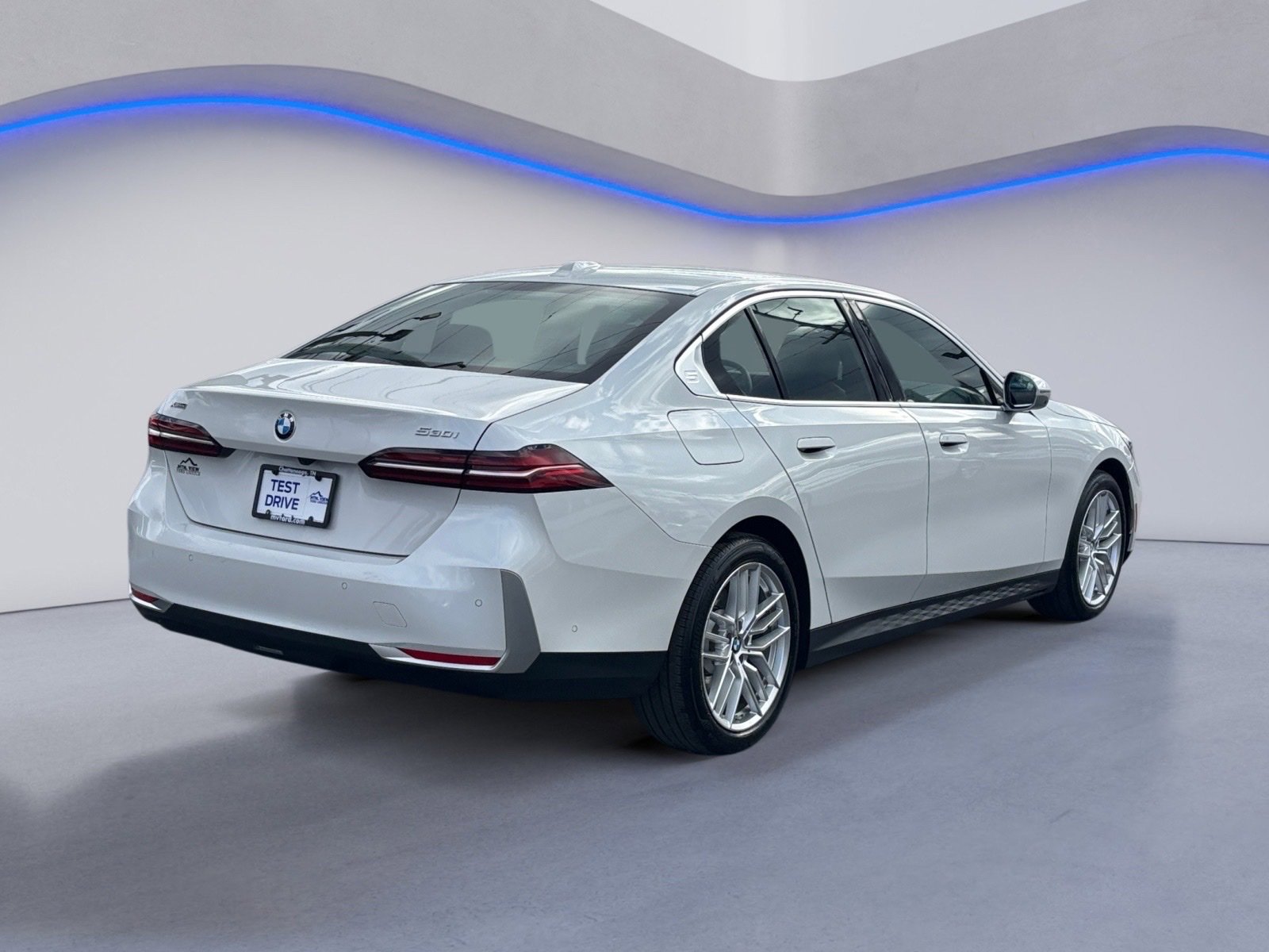 Used 2025 BMW 530i xDrive image 11