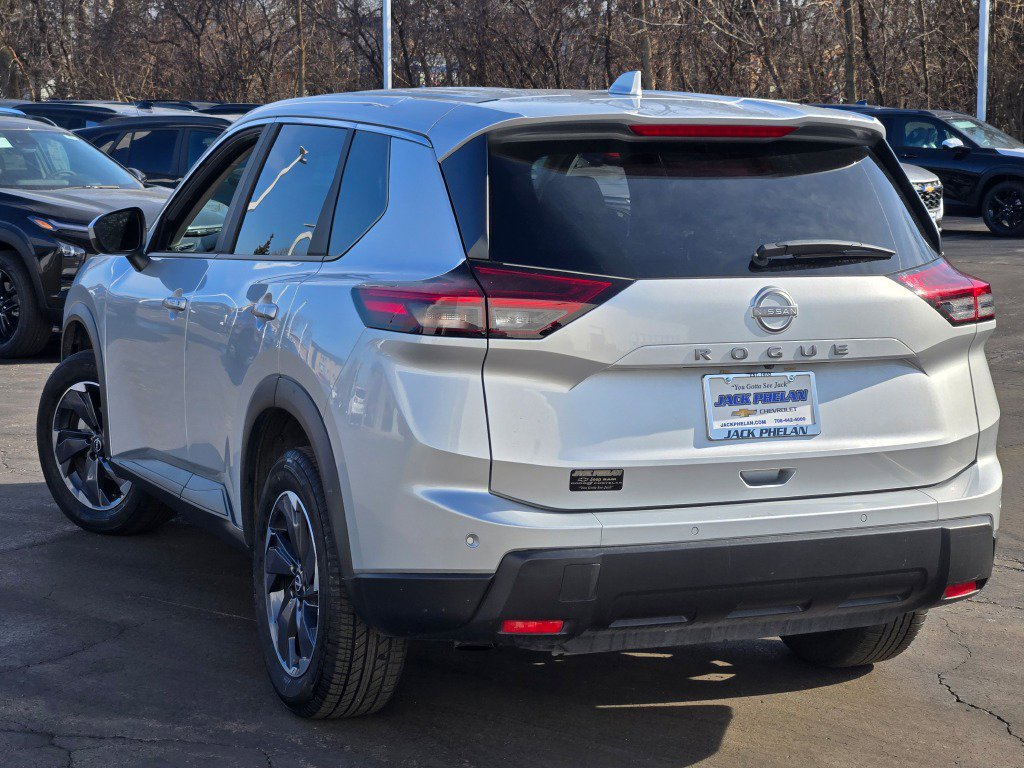 Used 2025 Nissan Rogue SV FWD image 14