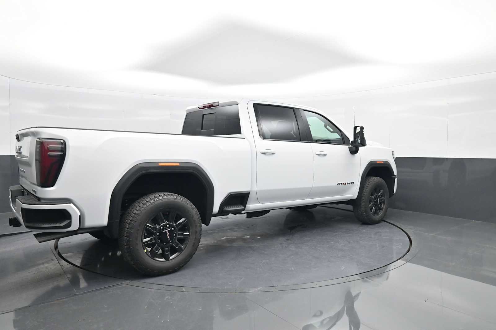 New 2026 GMC Sierra 2500 AT4 w/ AT4 Premium Plus Package image 8