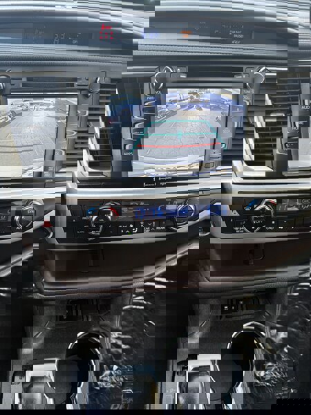 Used 2017 Toyota Highlander XLE image 11