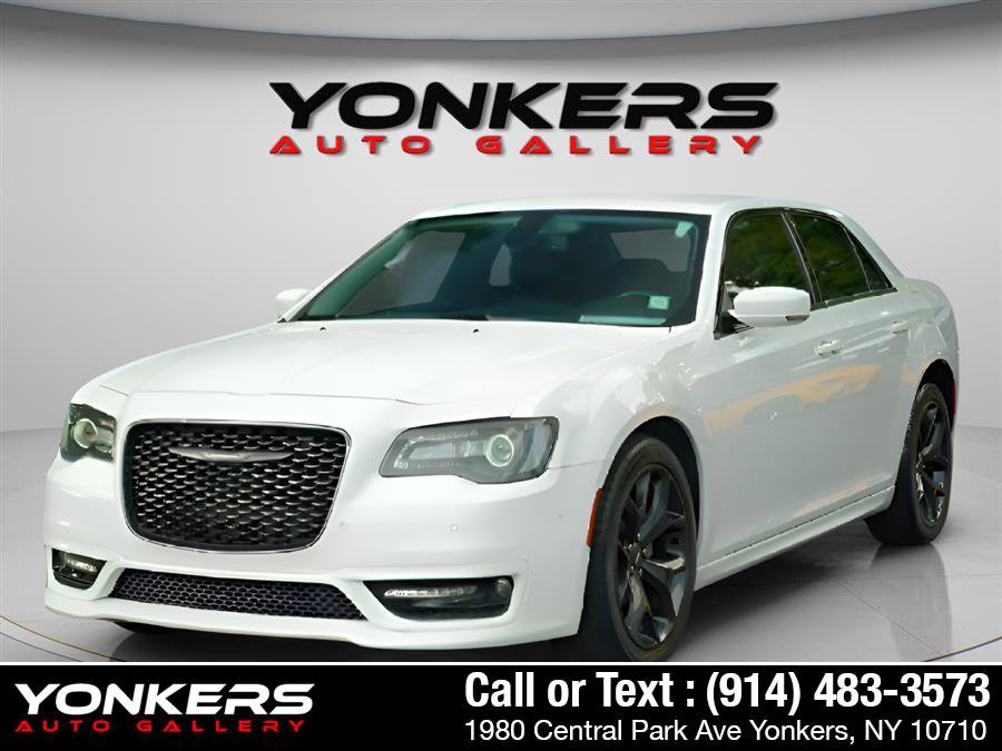 Used 2021 Chrysler 300 Touring L image 3