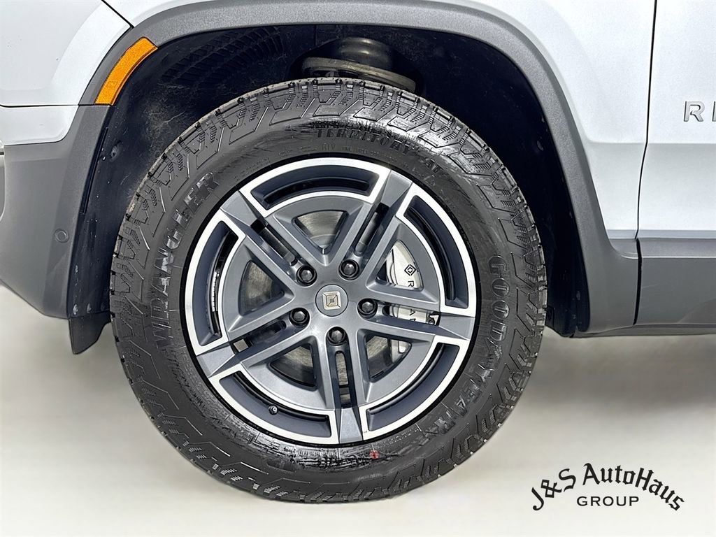Used 2026 Rivian R1S Adventure image 40