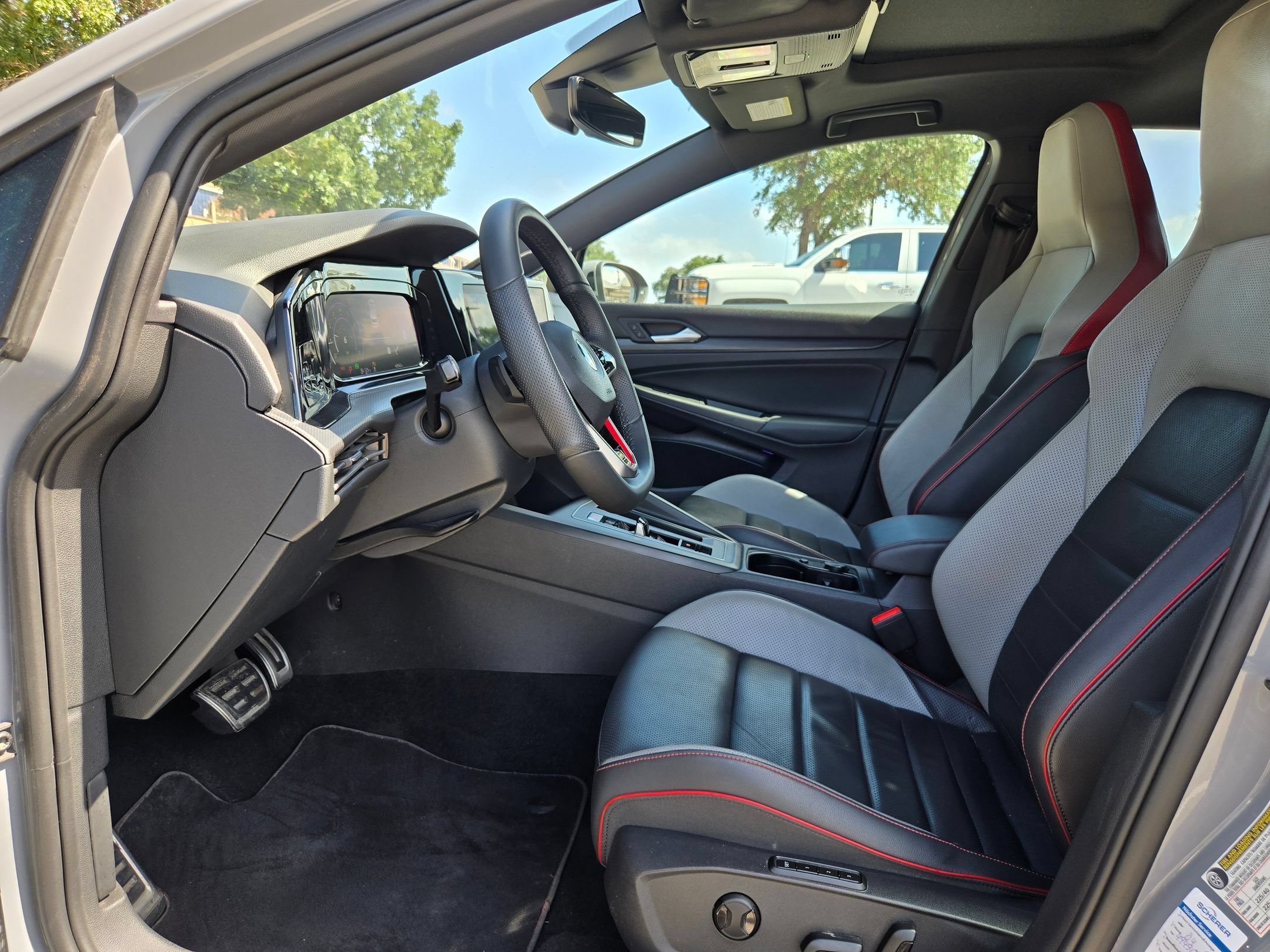 Used 2022 Volkswagen GTI SE FWD image 7