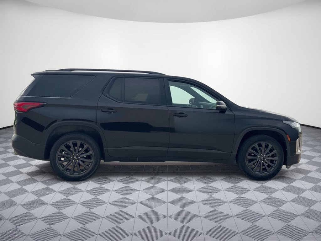 Used 2023 Chevrolet Traverse RS FWD image 8