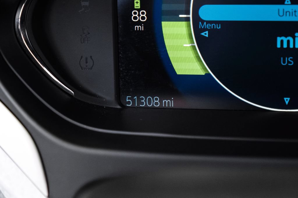 Used 2020 Chevrolet Bolt Premier w/ Infotainment Package FWD image 17