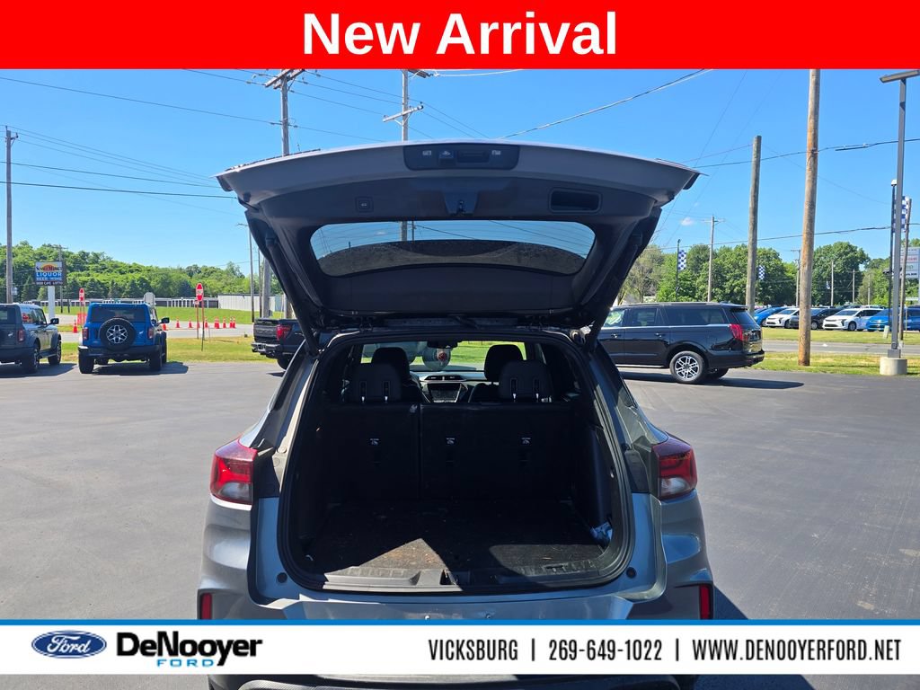 Used 2021 Chevrolet TrailBlazer RS w/ Sun and Liftgate Package AWD/4WD image 8