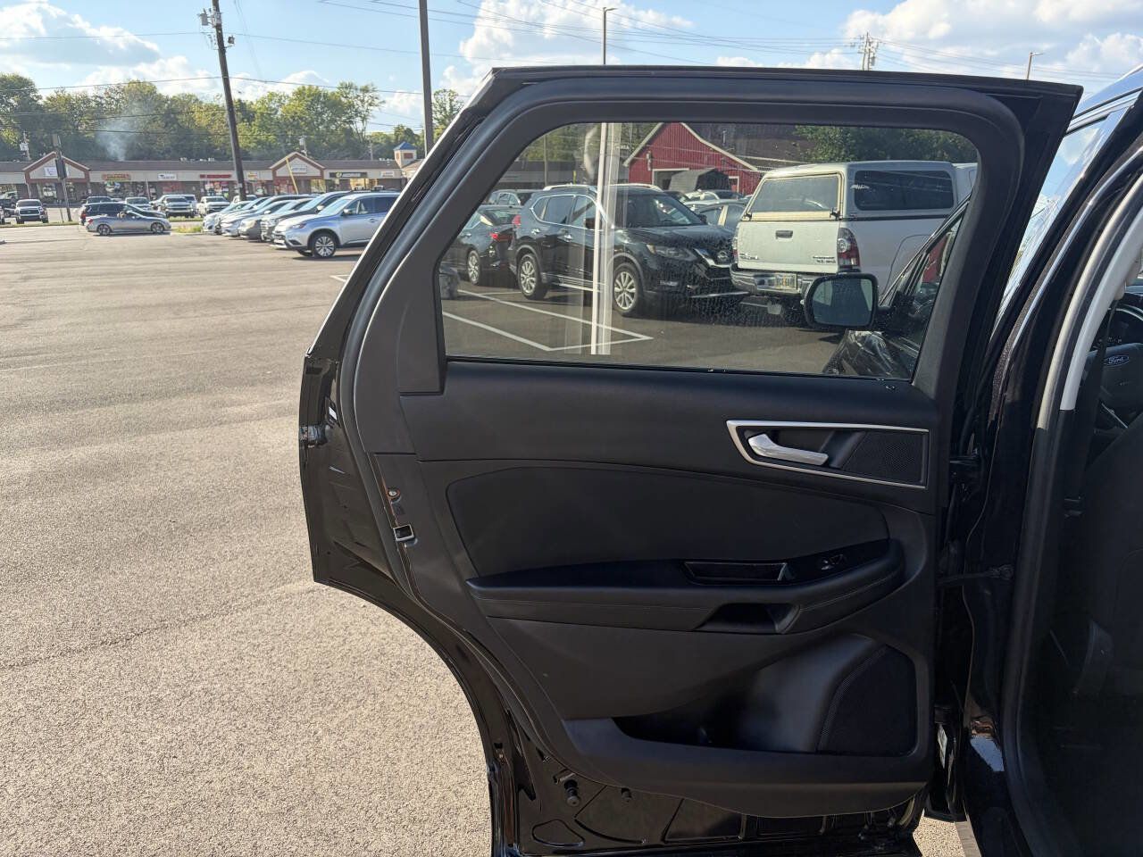 Used 2019 Ford Edge SEL FWD image 17