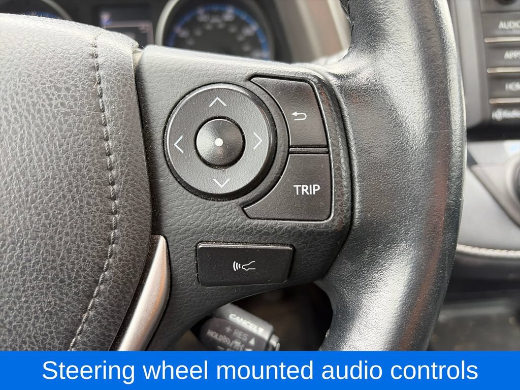 Used 2018 Toyota RAV4 XLE AWD/4WD image 14