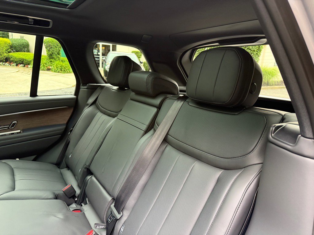 New 2025 Land Rover Range Rover SE image 13