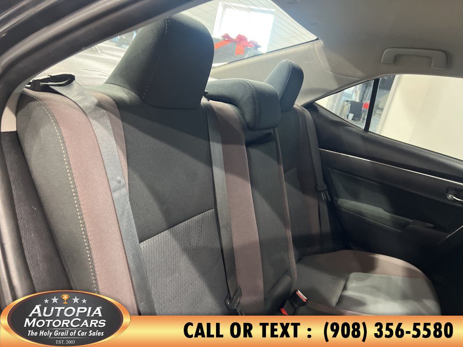 Used 2018 Toyota Corolla LE FWD image 13