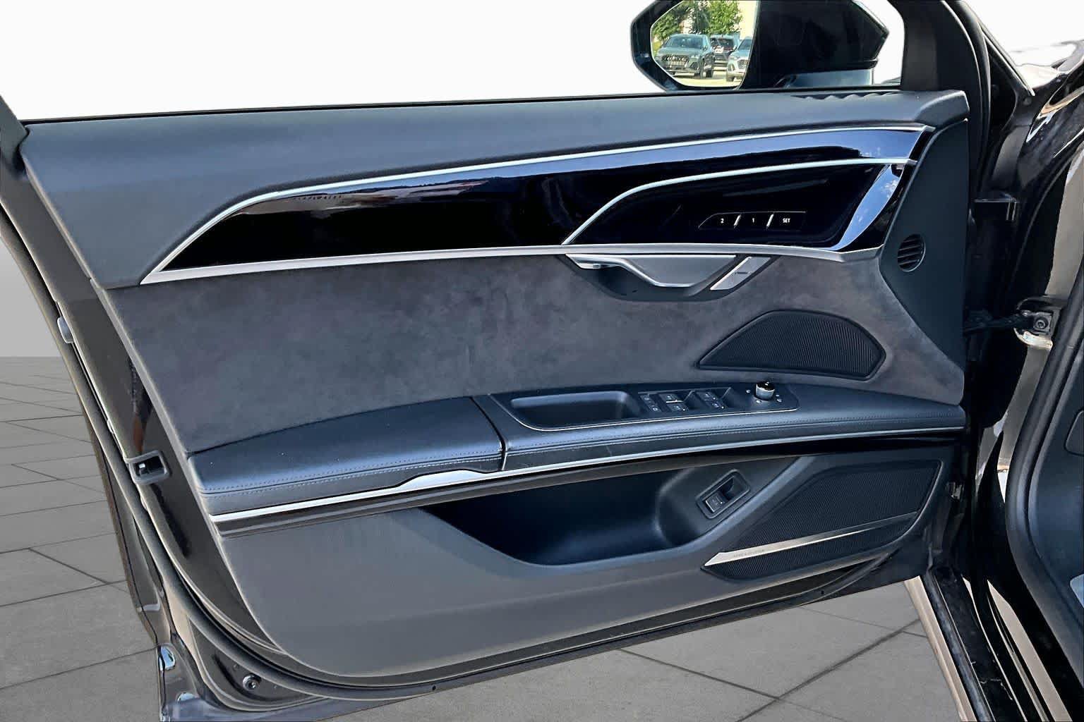 Used 2020 Audi S8 L AWD/4WD image 21