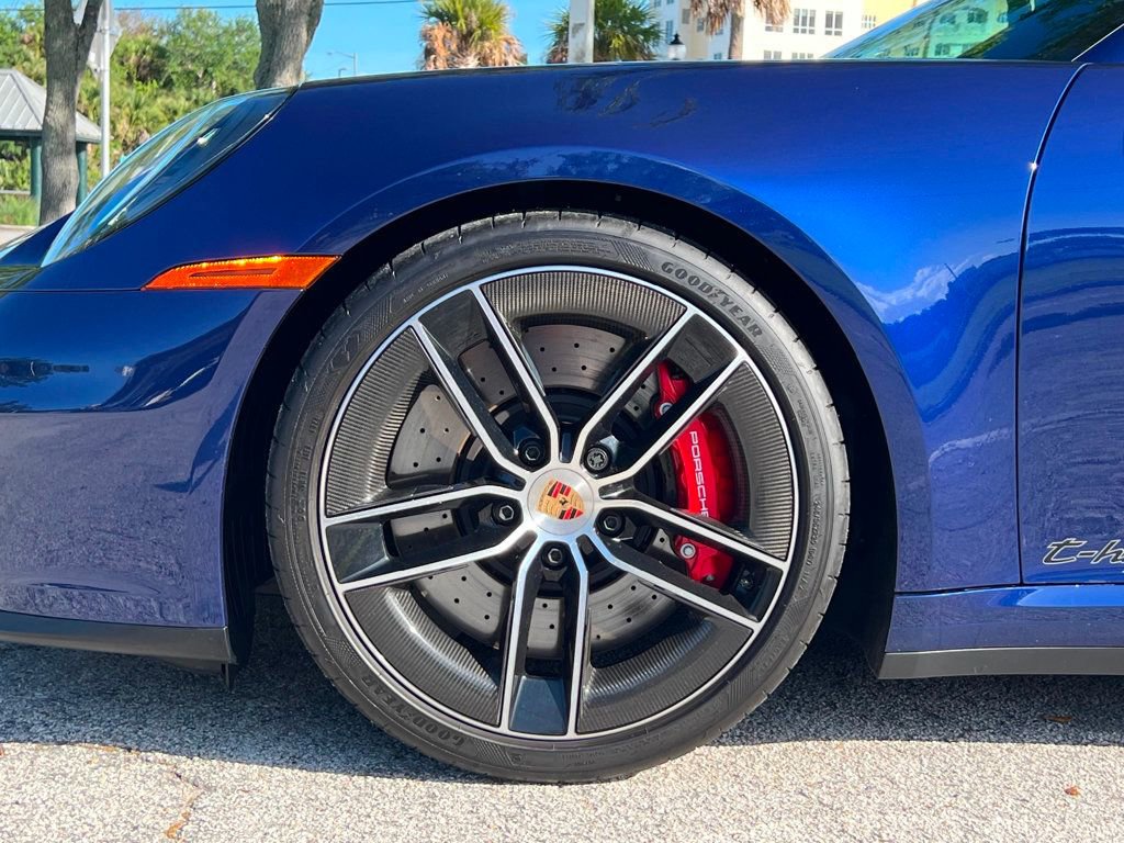 Used 2025 Porsche 911 Carrera GTS image 13
