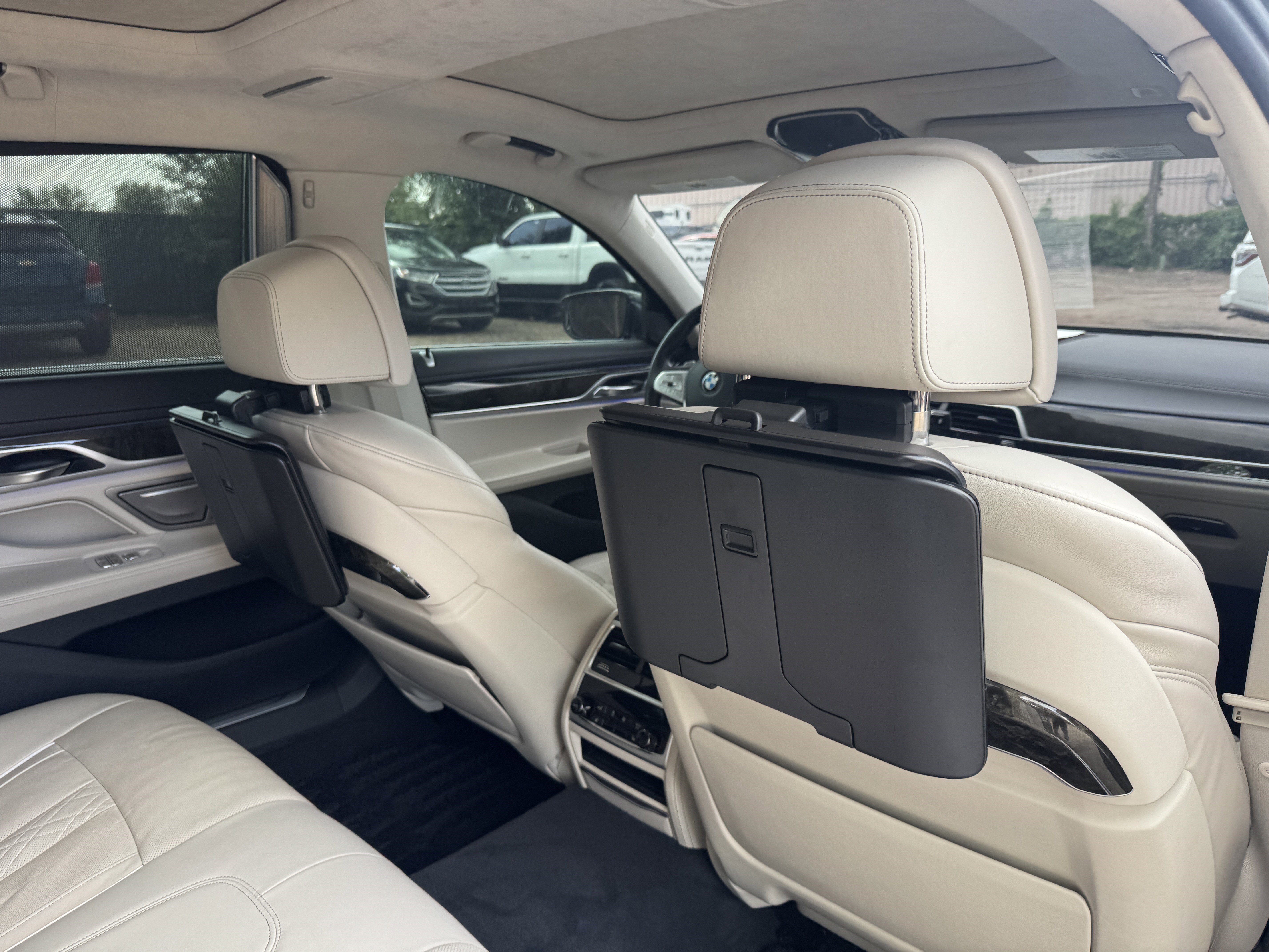 Used 2020 BMW 750i xDrive w/ Executive Package AWD/4WD image 26