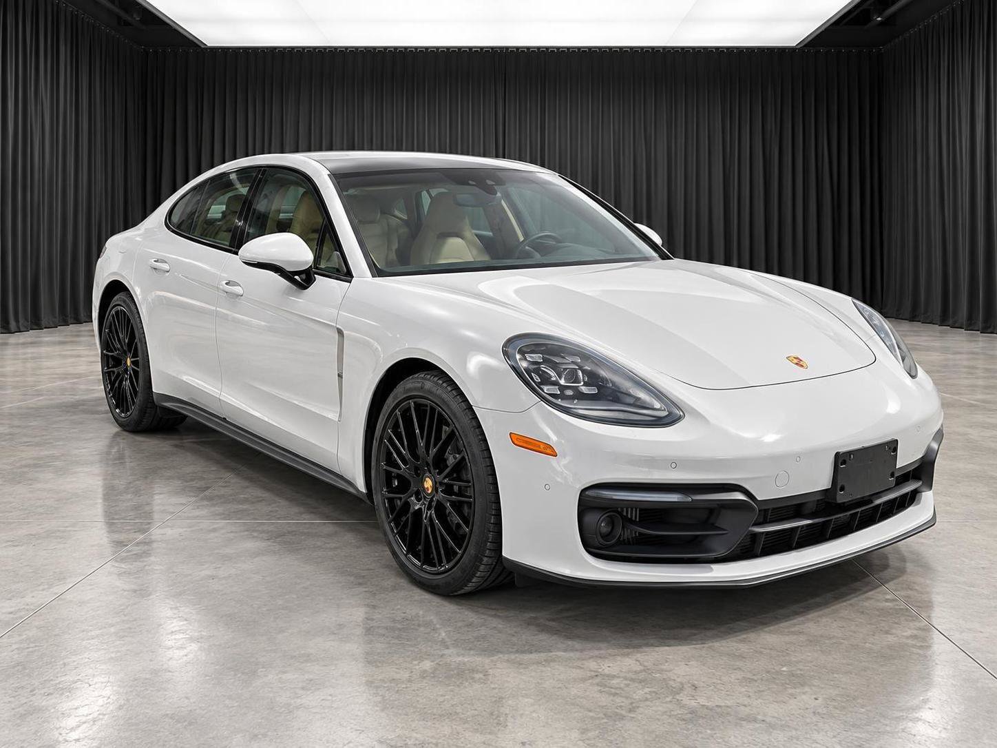 Used 2023 Porsche Panamera 4 Platinum Edition AWD/4WD image 7