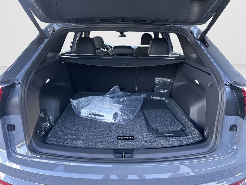 New 2026 Volkswagen Atlas Cross Sport SEL Premium R-Line image 24