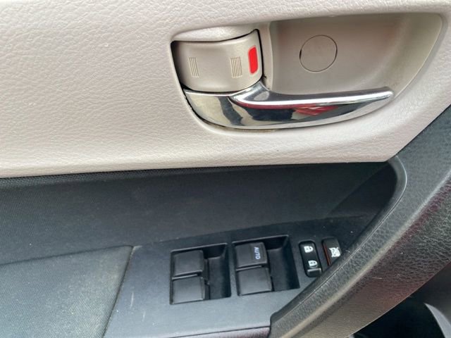 Used 2014 Toyota Corolla LE image 17