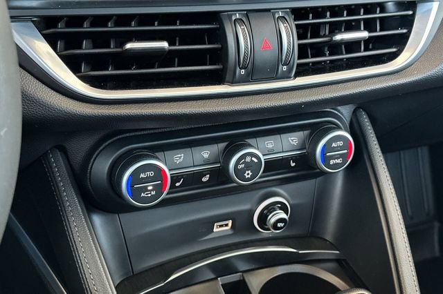 Used 2018 Alfa Romeo Stelvio Ti Sport AWD/4WD image 24