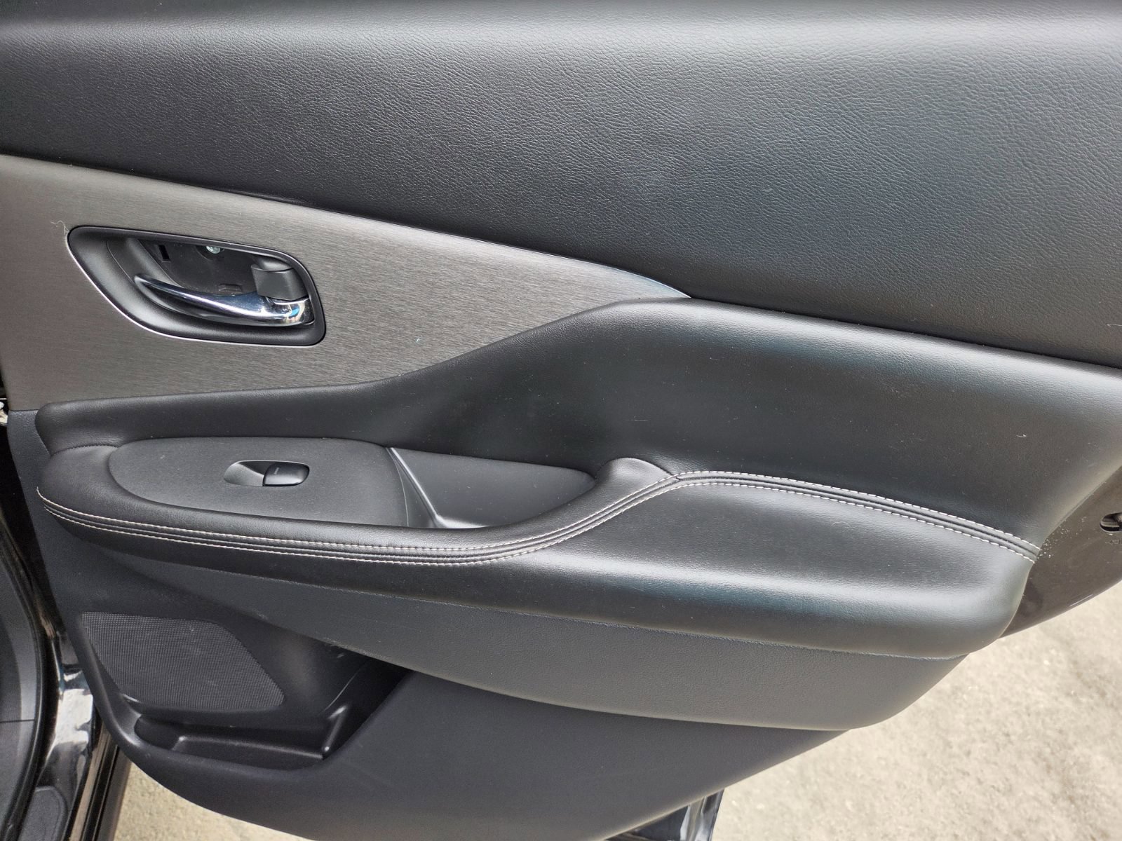 Used 2020 Nissan Murano SV image 12