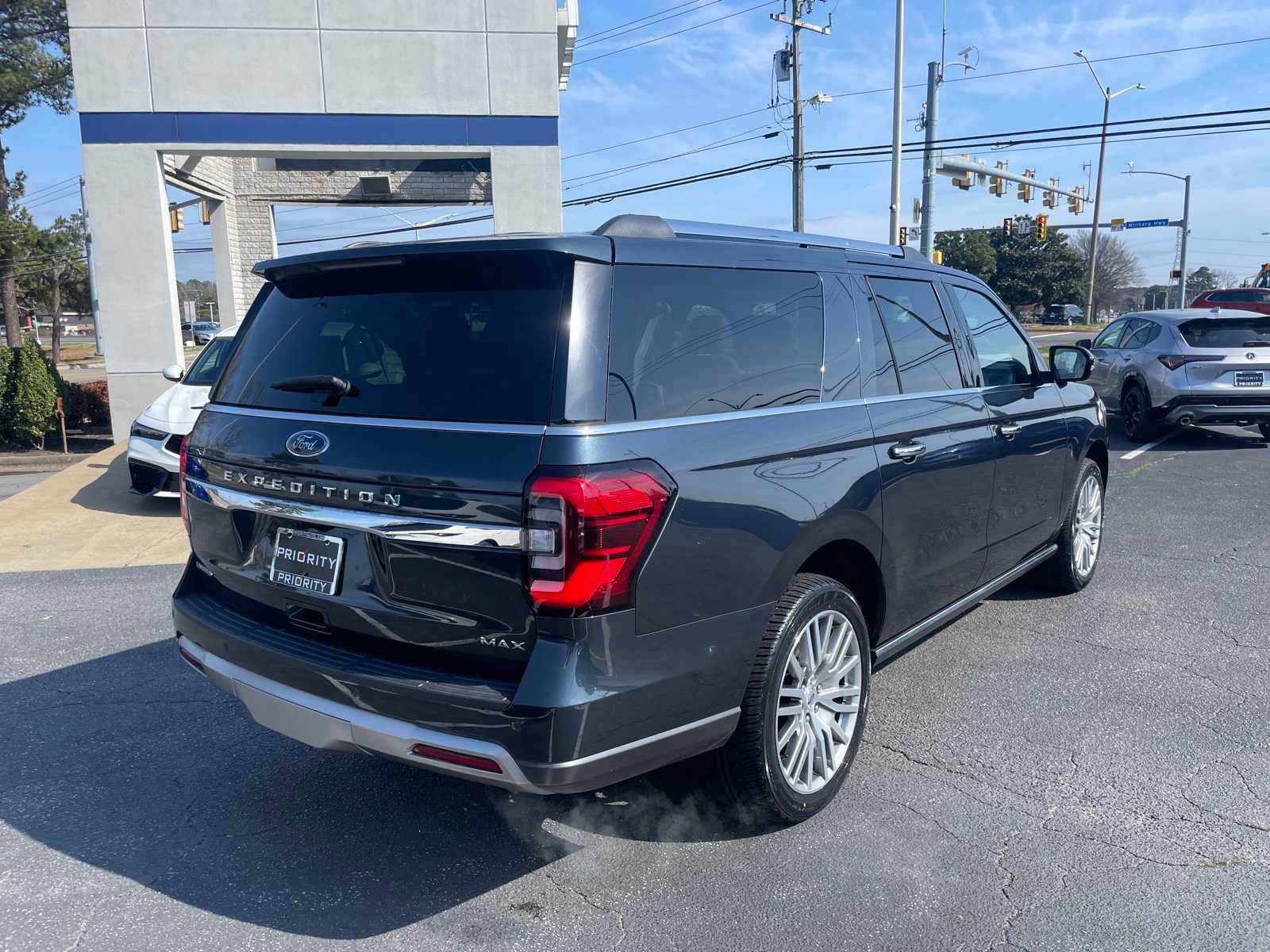 Used 2023 Ford Expedition Max Limited image 5