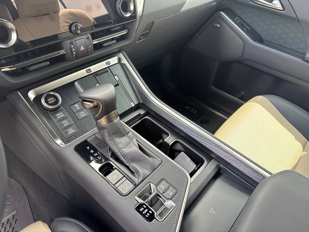 Used 2025 Lexus GX 550 w/ Accessory Package (CT) AWD/4WD image 20