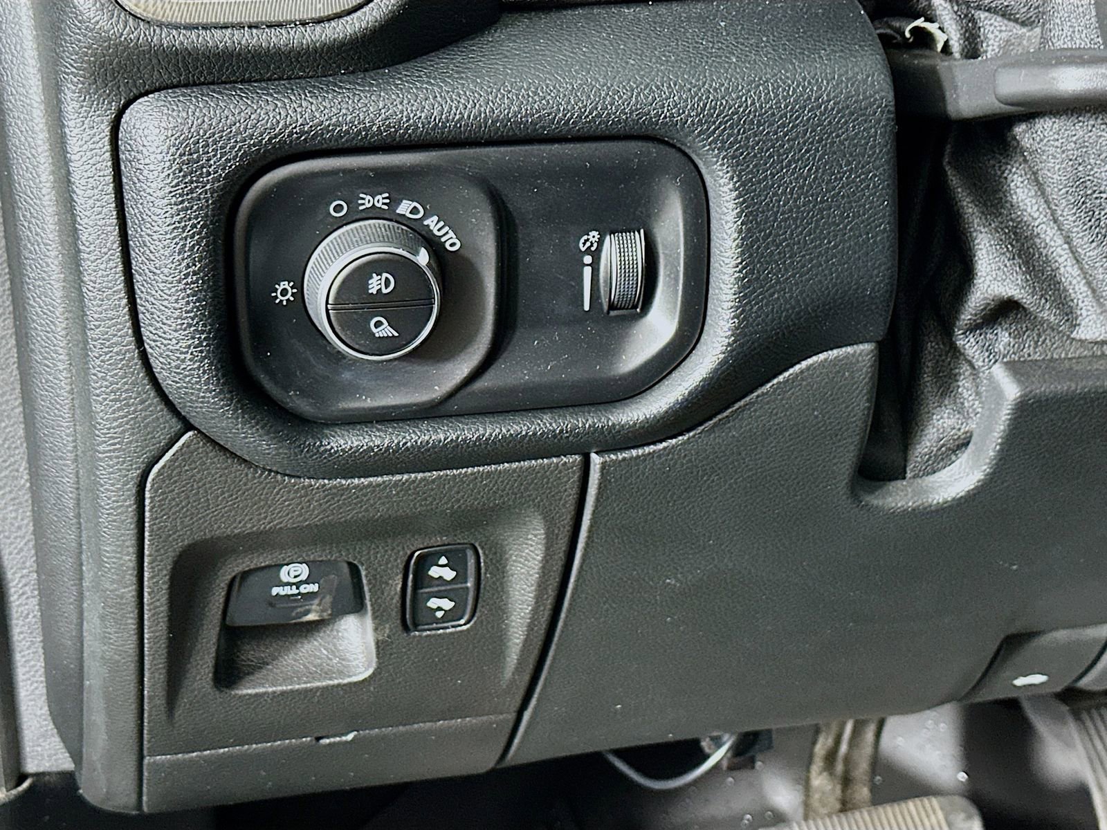 Used 2020 RAM 1500 Rebel image 11