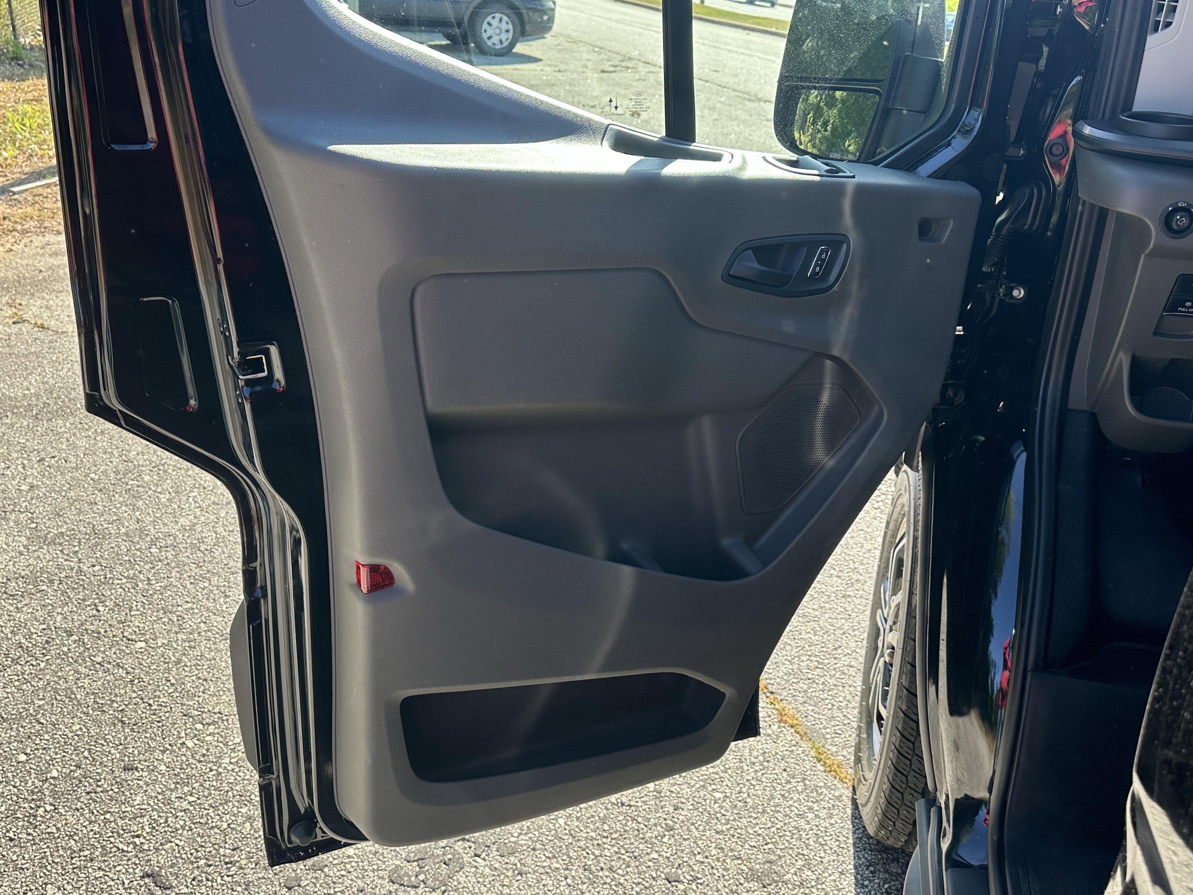 Used 2023 Ford Transit 350 XLT RWD image 13