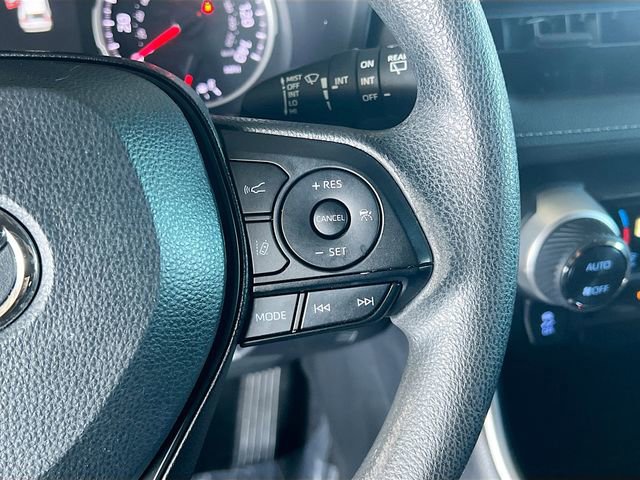 Used 2022 Toyota RAV4 XLE image 17