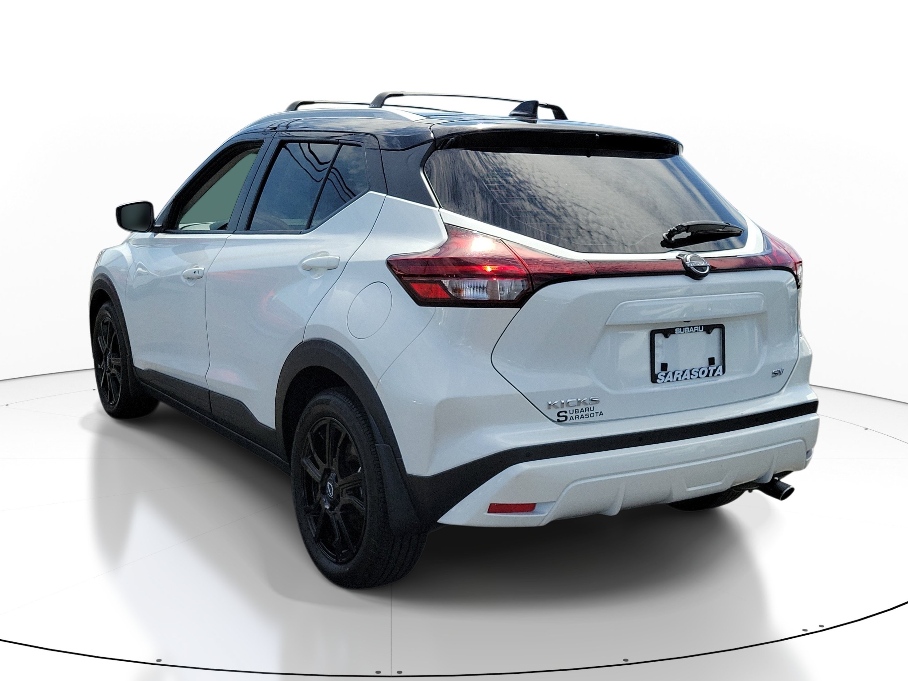 Used 2024 Nissan Kicks SV w/ Exterior Package FWD image 4