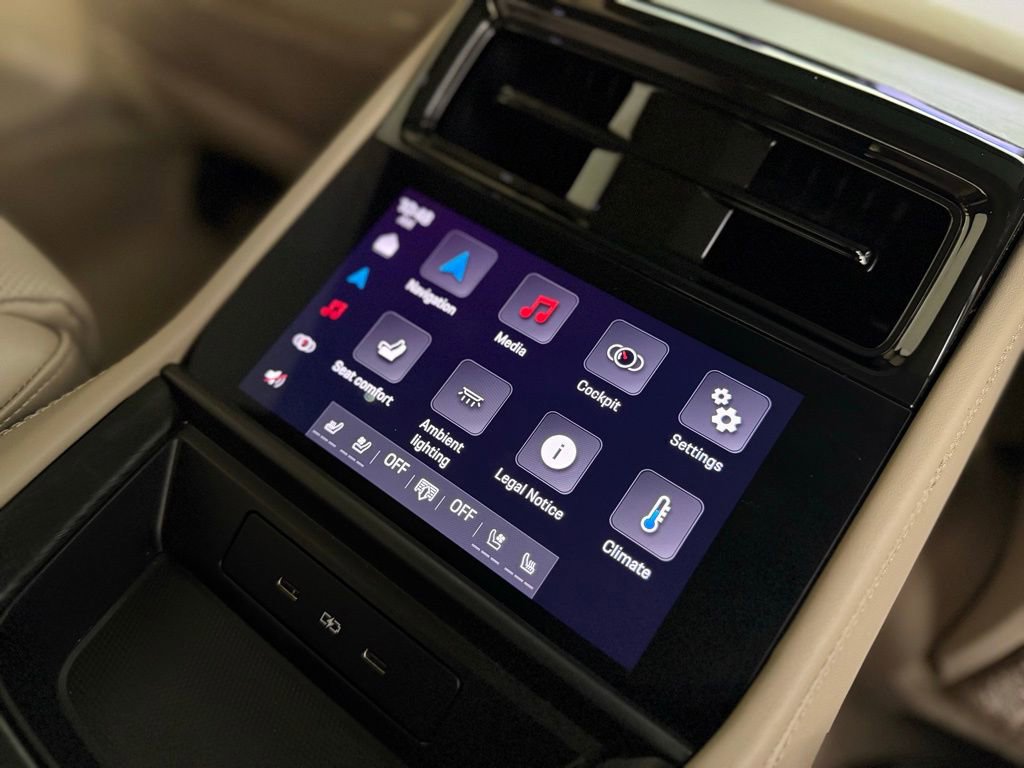 Certified 2025 Porsche Panamera 4 image 28