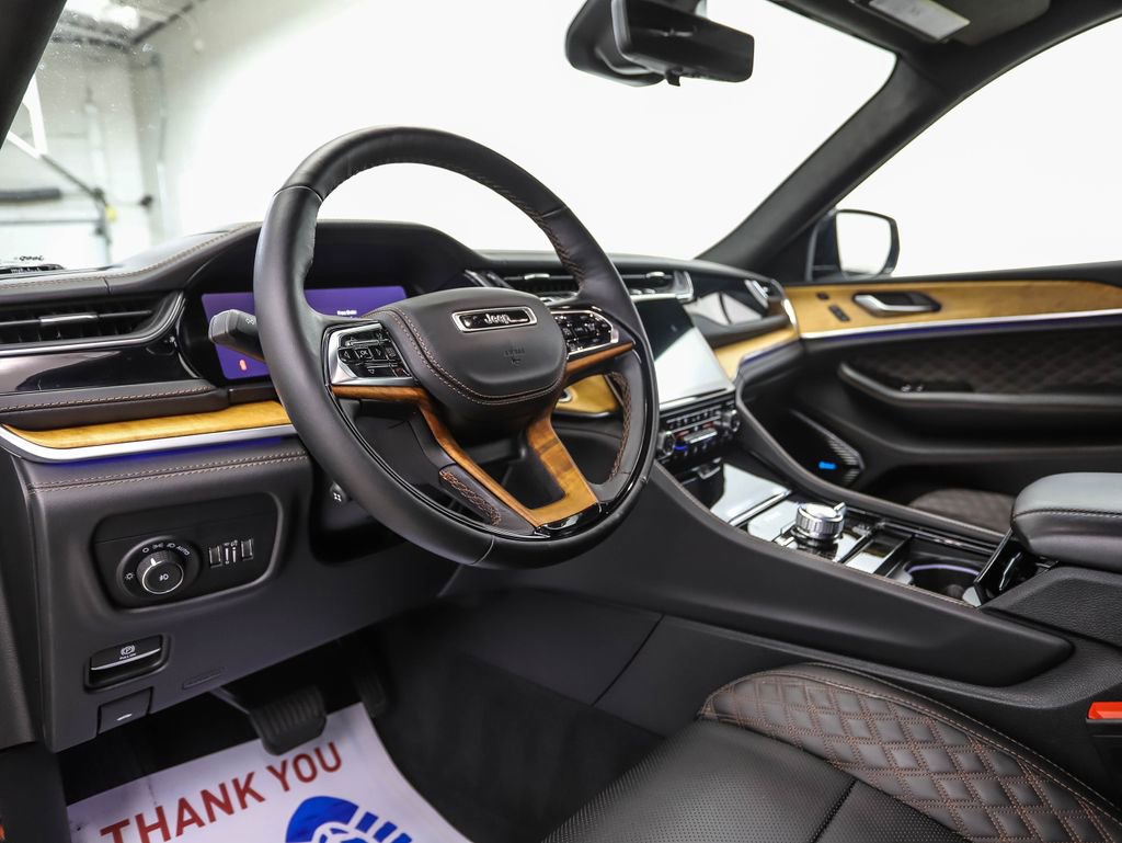 Used 2023 Jeep Grand Cherokee L Summit image 10