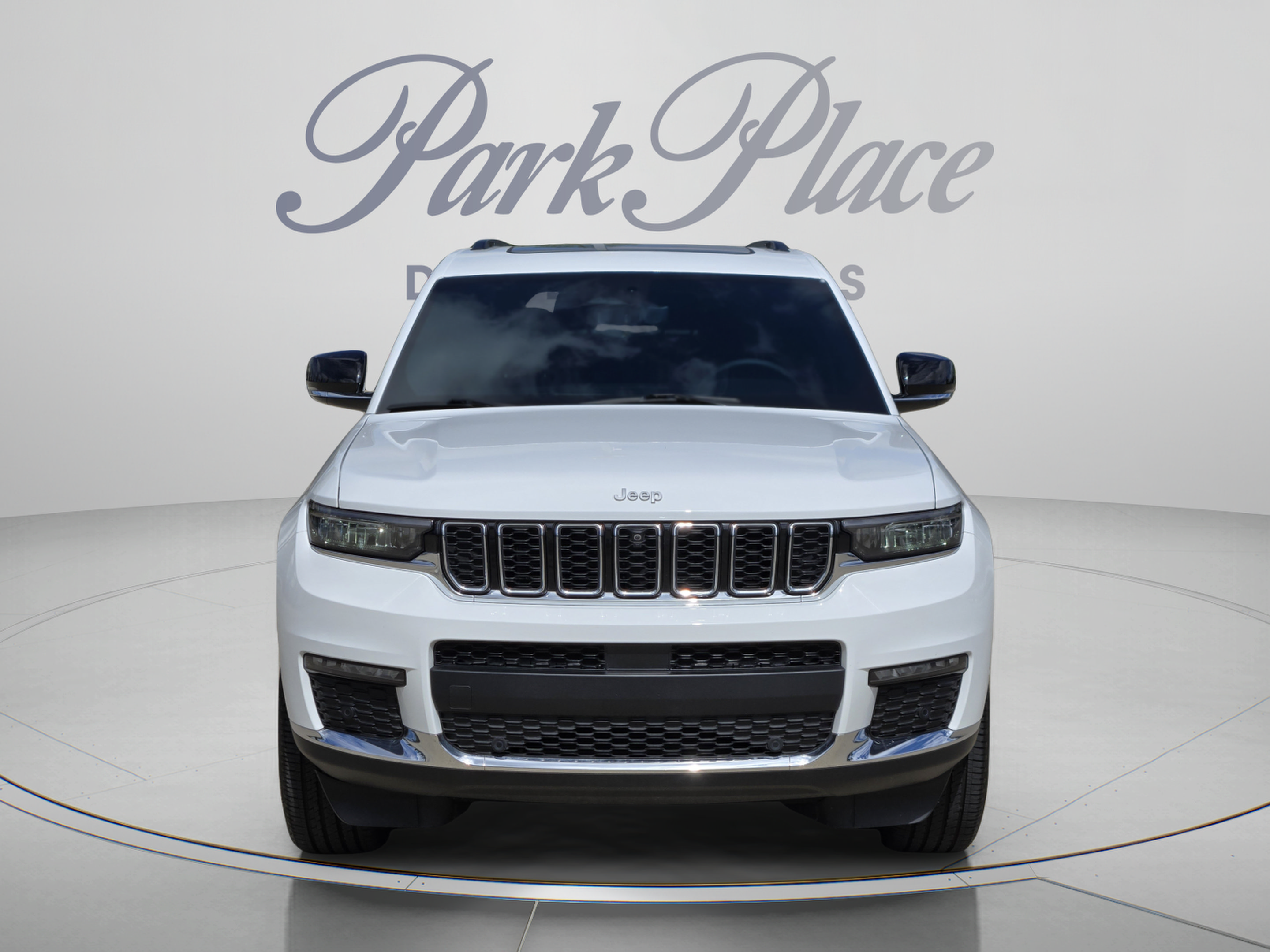 Used 2025 Jeep Grand Cherokee L Limited w/ Luxury Tech Group II AWD/4WD image 8