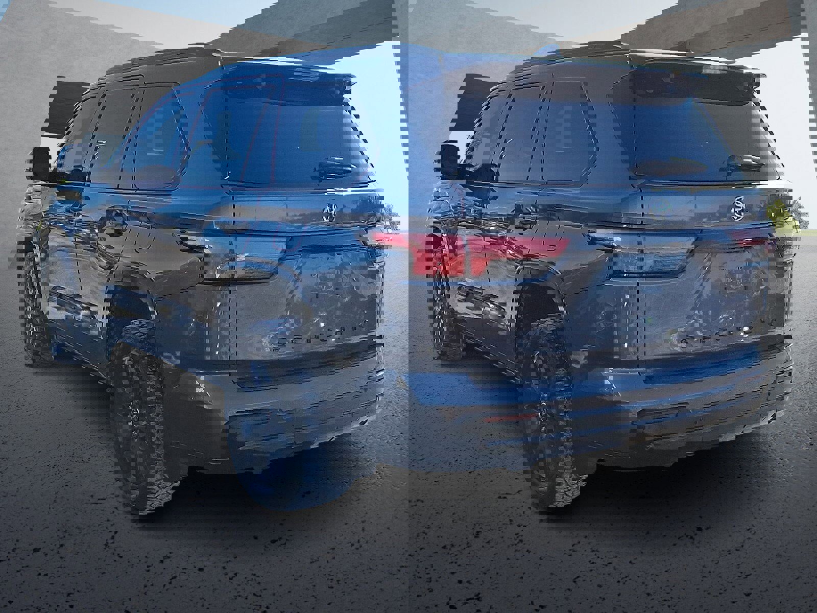 Used 2023 Toyota Sequoia Platinum image 4