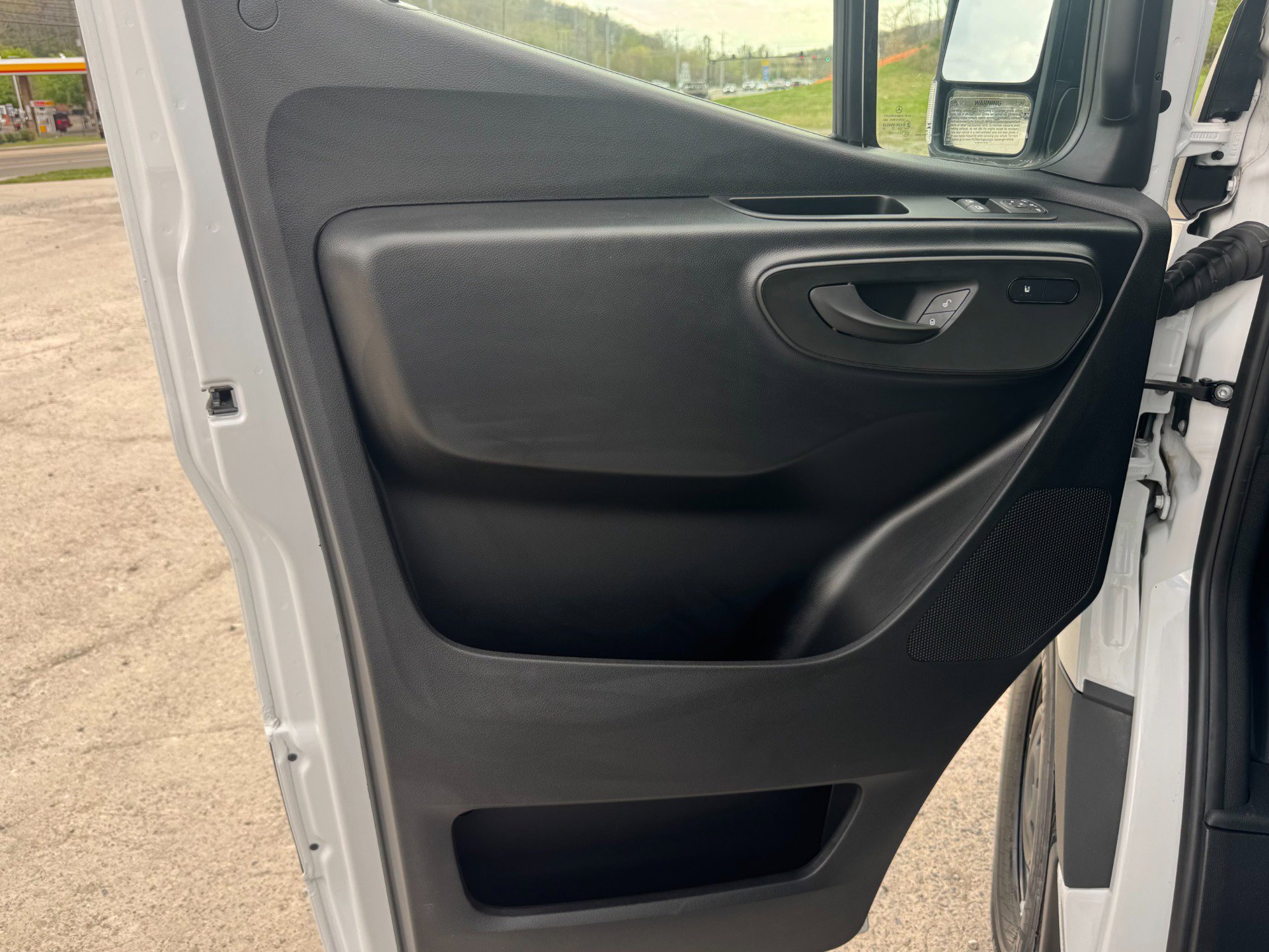 Used 2025 Mercedes-Benz Sprinter 2500 image 26