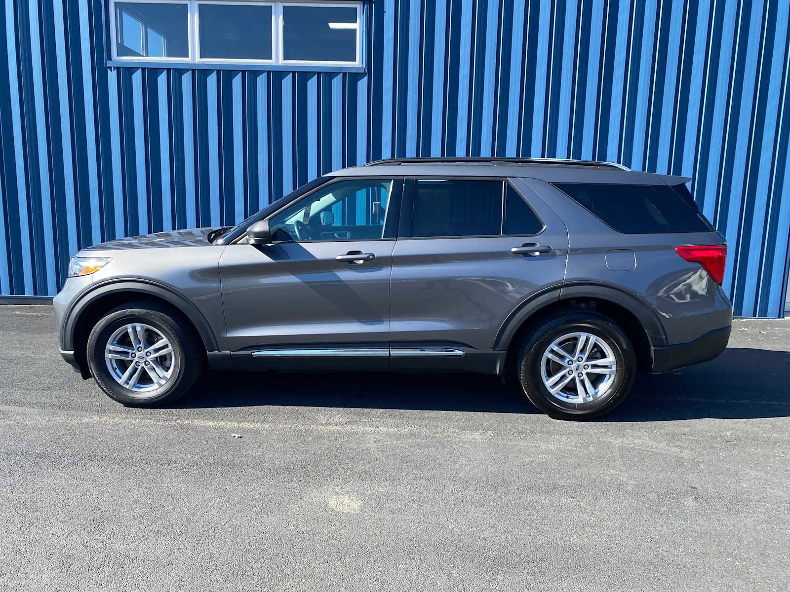 Used 2021 Ford Explorer XLT AWD/4WD image 15