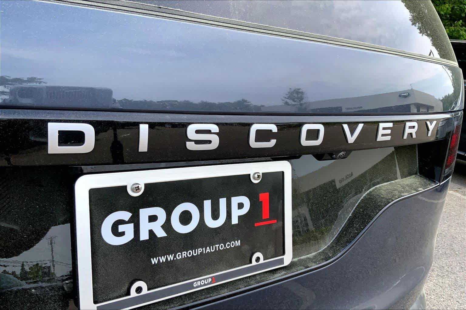Used 2025 Land Rover Discovery S AWD/4WD image 29