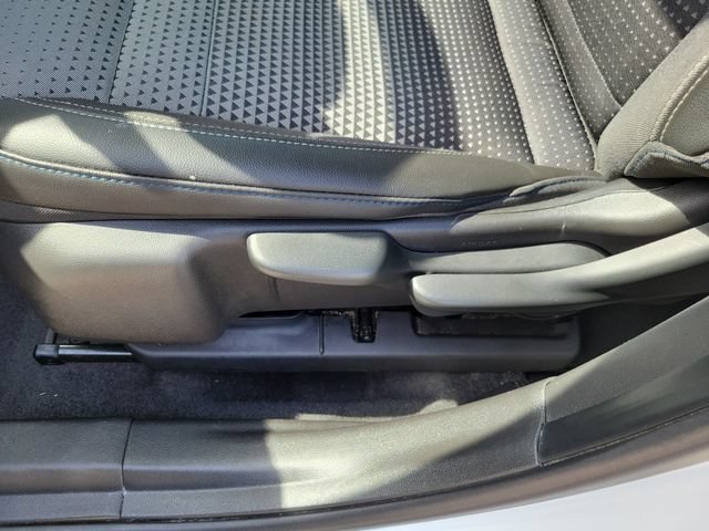 Used 2025 Chevrolet Trax LT FWD image 27