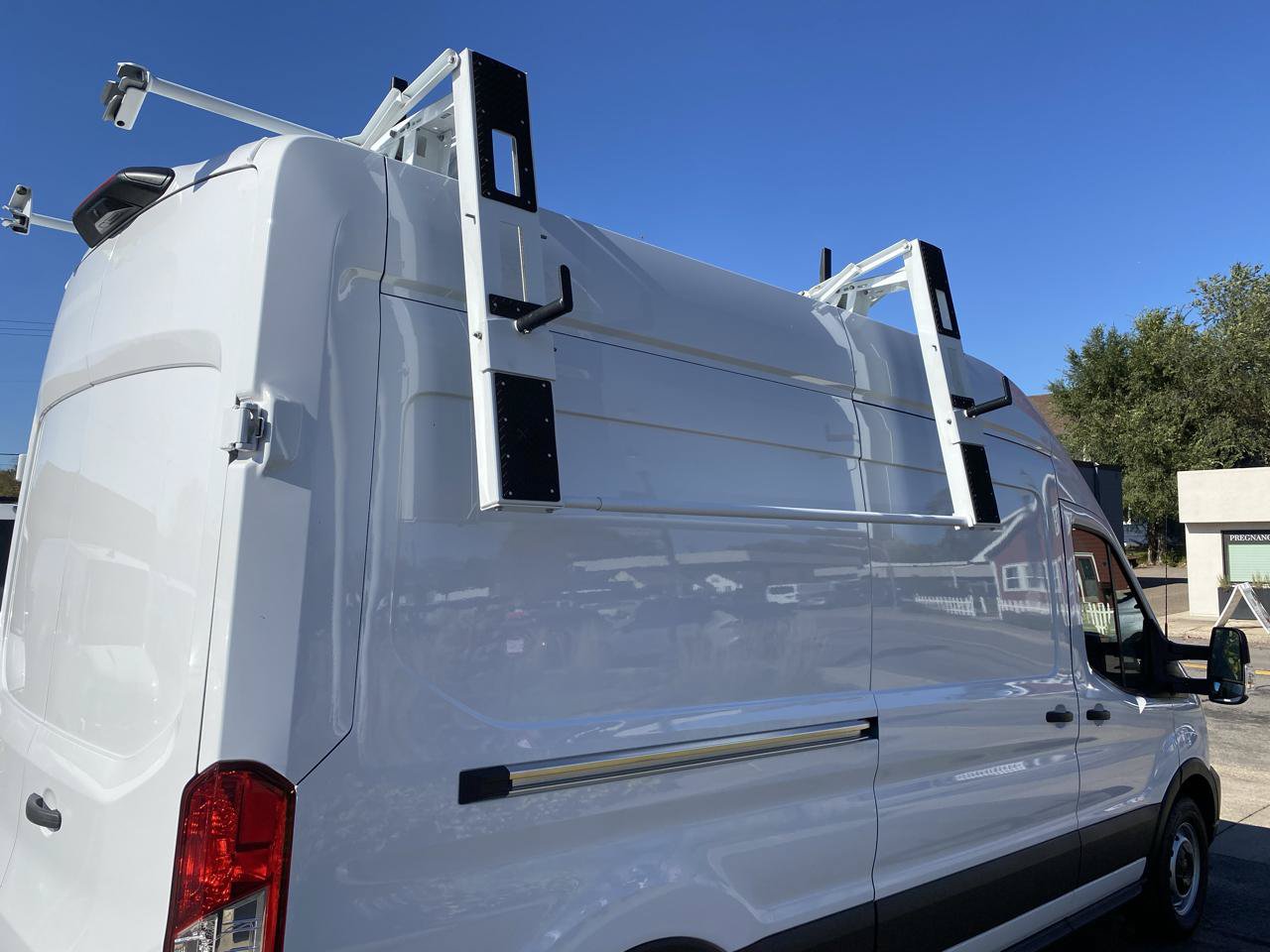 Used 2023 Ford Transit 250 148 High Roof RWD image 42