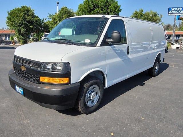 New 2026 Chevrolet Express 2500 Extended w/ Communications Package RWD image 4
